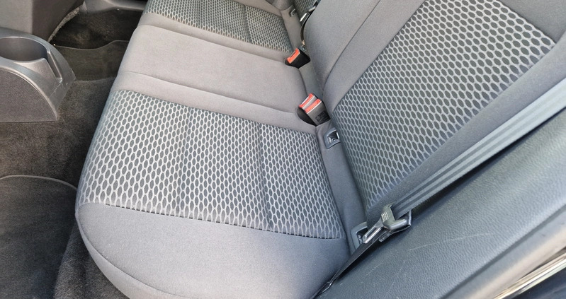Volkswagen Golf cena 24999 przebieg: 201000, rok produkcji 2011 z Frampol małe 667